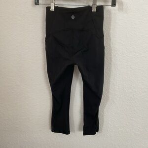 Lululemon capri black pants size 2
